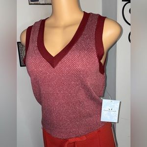NWT TOP  SLEEVELESS SIZE XL